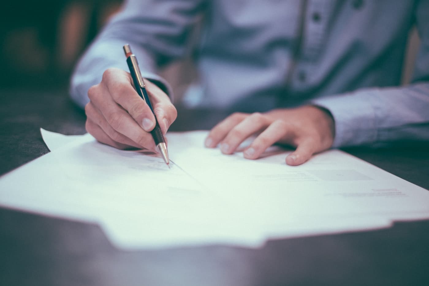 Signature d'un contrat de cession